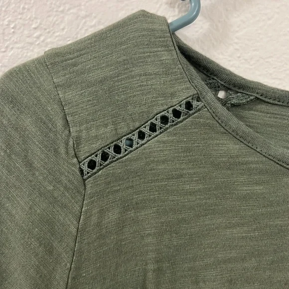 Medium Old Navy Sage Green Top - Picture 3 of 4